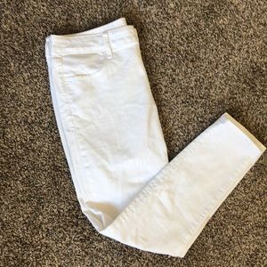 American eagle white skinny jeans